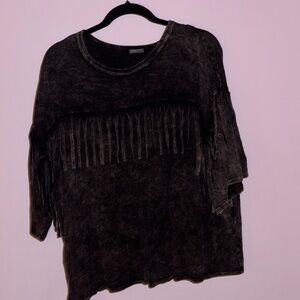 Black acid wash with fringe, t shirt